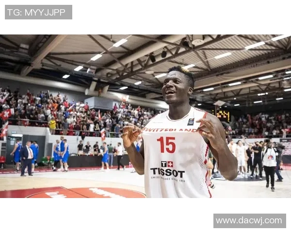 乌度卡称卡佩拉提升球队中锋实力双塔组合将继续发挥优势 乌度卡称卡佩拉提升球队中锋实力双塔组合将继续发挥优势