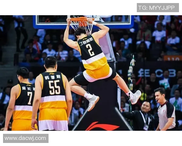 尼克斯举办新赛季揭幕活动名人赛星光熠熠 JR-史密斯斩获MVP