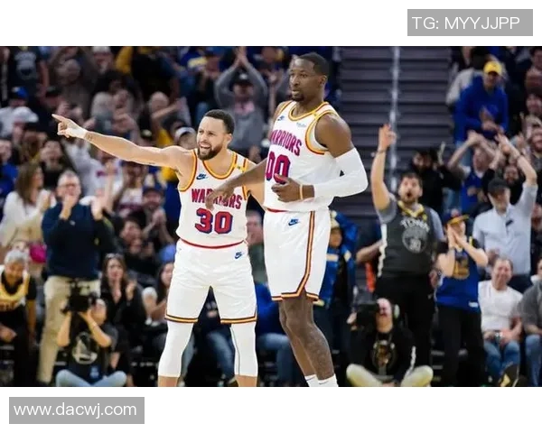 市场动态汇总：湖人追琼斯遭拒绝 勇士酝酿交易或打包送走库明加希尔德